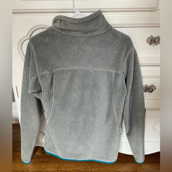 Grey Patagonia snap pullover - Picture 2 of 3